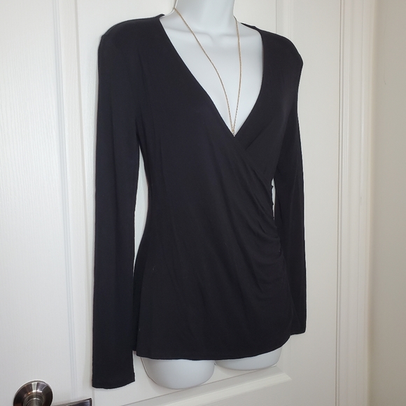 🔥3/$30 Wraparound Long Sleeve - Picture 6 of 9